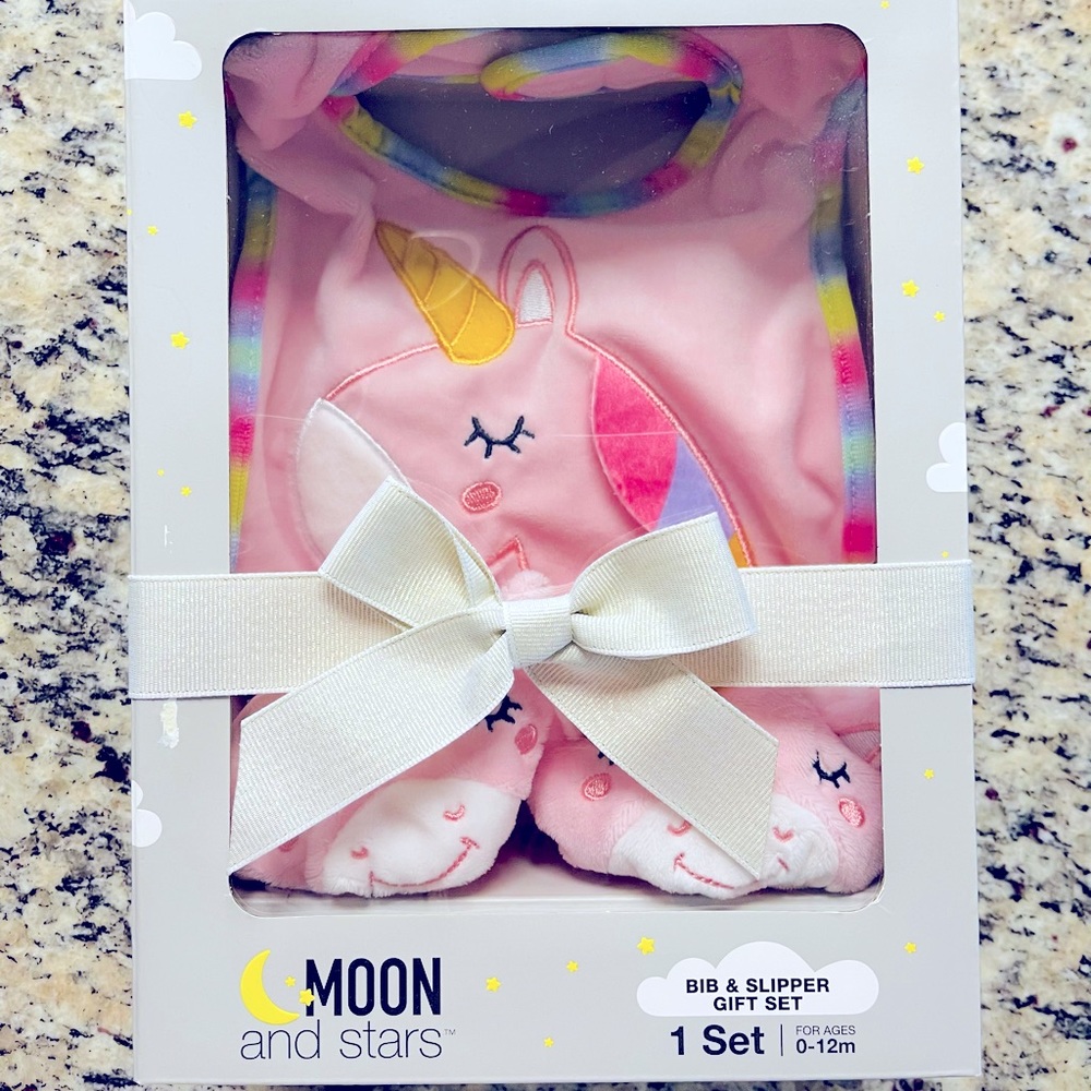 Baby Girl Unicorn Bib & Slippers Gift Set